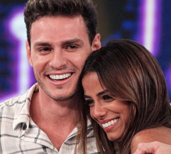 Key e Gustavo terminam namoro, afirma Leo Dias