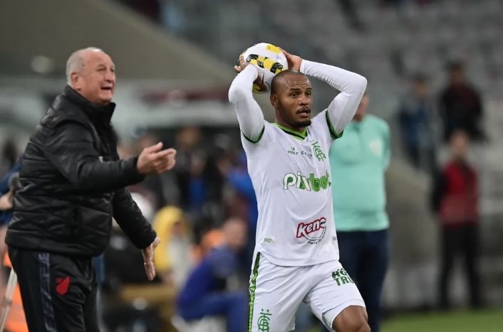 Amazonas deve anunciar lateral Patric, ex-América-MG como reforço