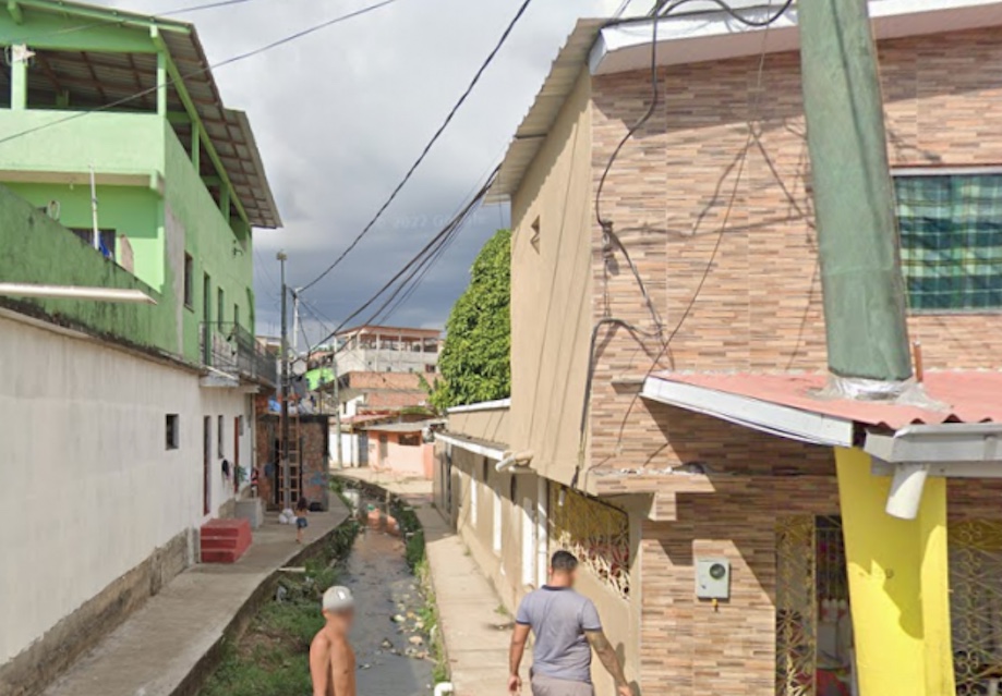 Casas construídas em igarapés devem ser demolidas em Manaus