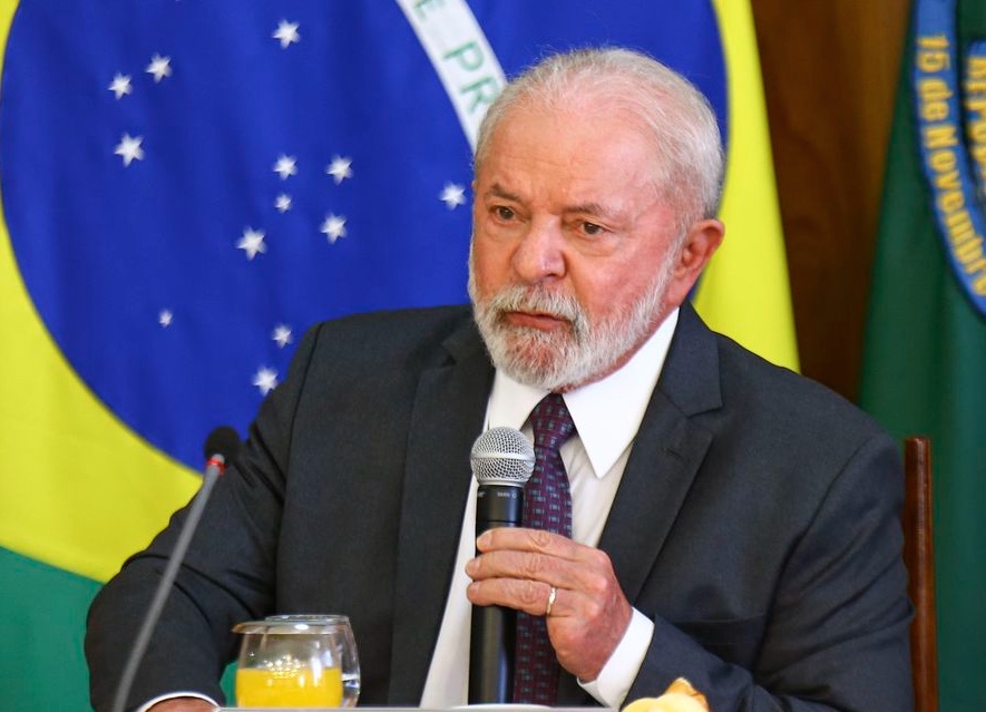 Lula tira Correios, EBC e outras empresas do programa de privatização