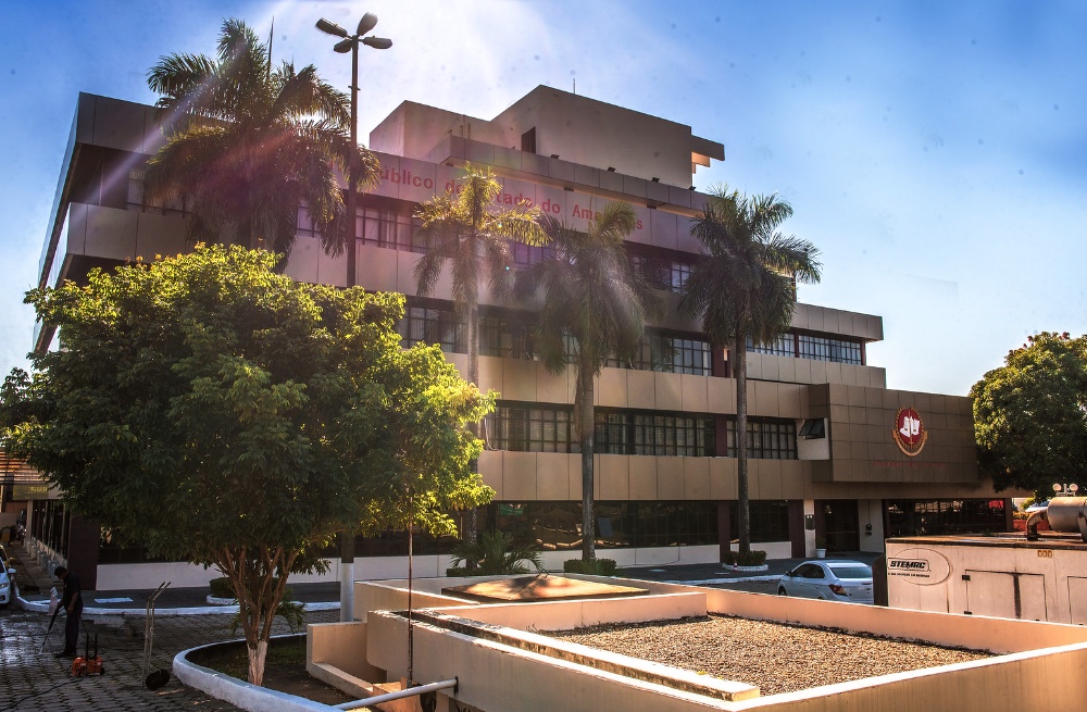 MP cancela processo seletivo com salários de até R$ 11 mil no Amazonas