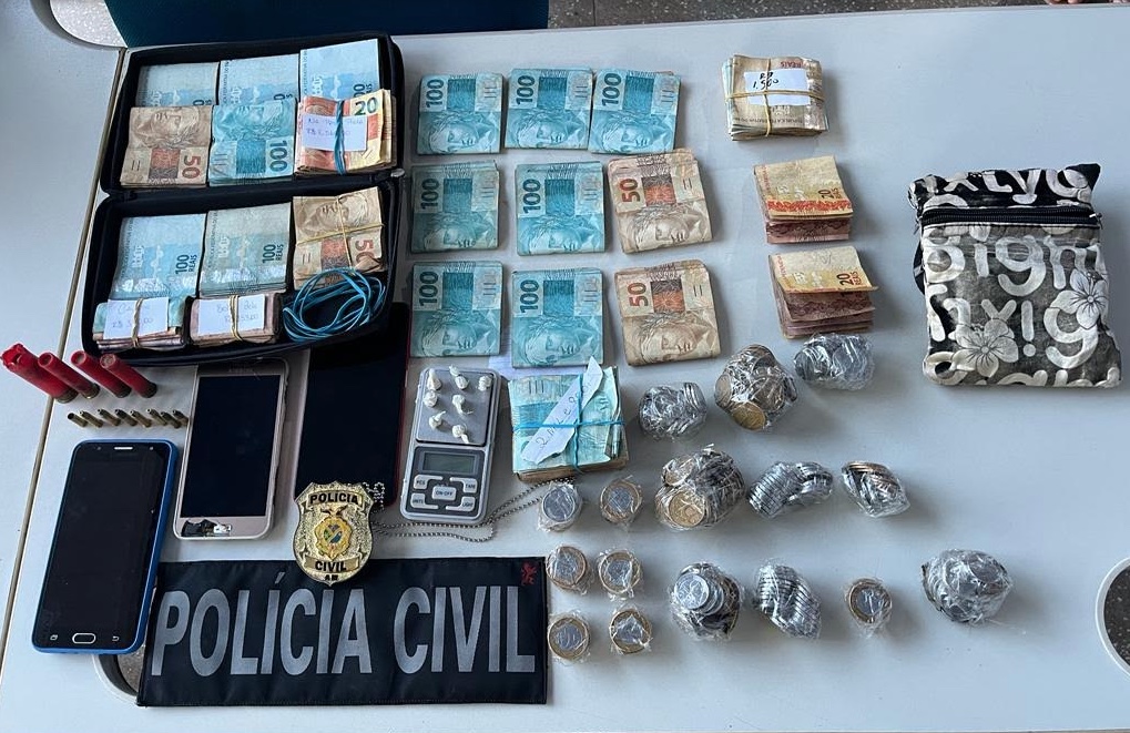 Homem é preso em flagrante com mais de R$ 22 mil e drogas no Amazonas