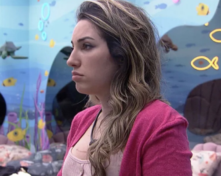 Amanda reclama de justificativa de Ricardo para indicá-la ao Paredão 
