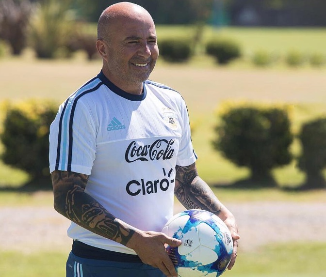 'Decidi estar aqui', diz Sampaoli ao ser apresentado como novo técnico do Flamengo