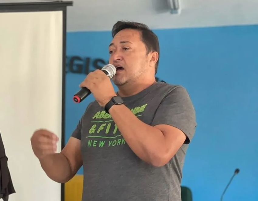 Prefeito é assassinado a tiros dentro de casa