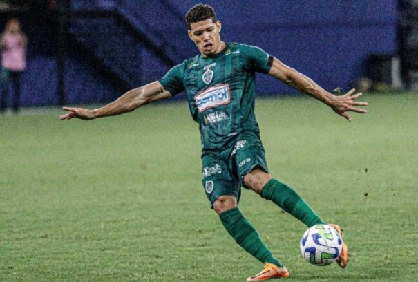 Meio-campista Gharib renova com o Manaus até o fim do Barezão 2024
