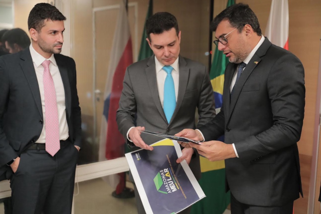 Wilson Lima apresenta ao ministro Jader Filho programa ‘Amazonas Meu Lar’