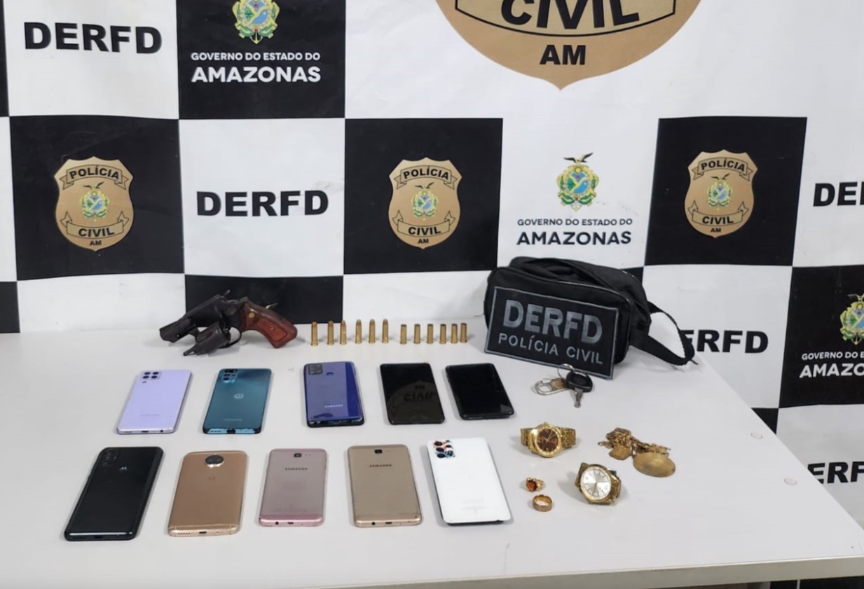 Bando é preso suspeito de fazer arrastões em paradas de ônibus em Manaus