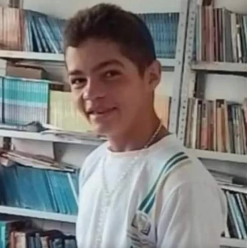 Adolescente morre afogado ao tentar salvar cachorro que caiu em lago