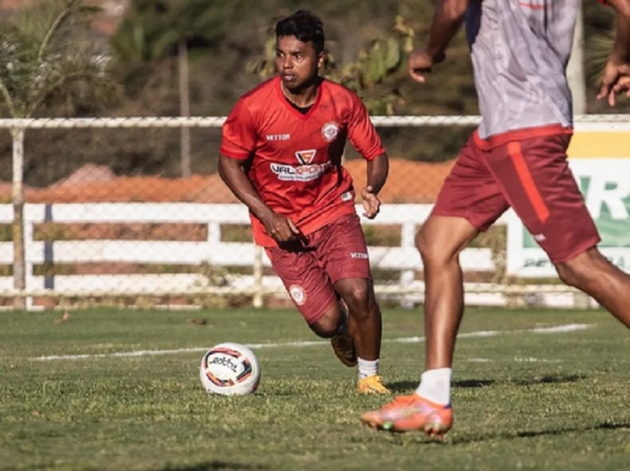 Renatinho aparece no BID para disputa do Brasileirão Série C com o Amazonas