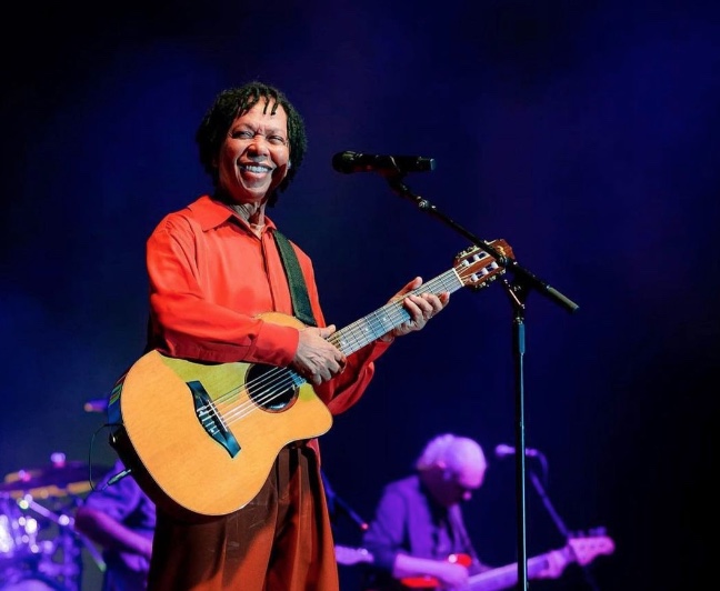 Djavan anuncia show em Manaus em agosto
