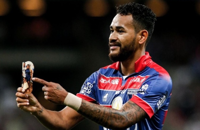 Ex-Fortaleza e Palmeiras, zagueiro Jackson reforça o Amazonas na sequência