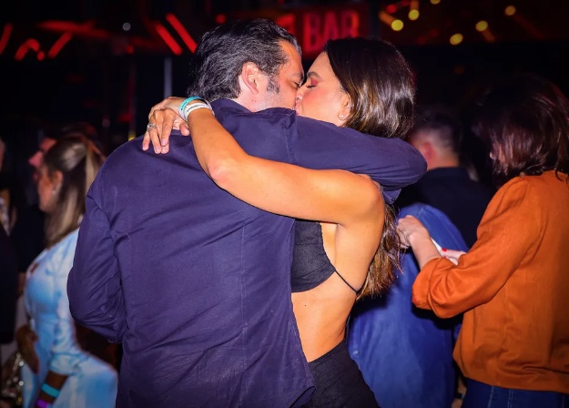 Após rumores, Mariana Rios é vista aos beijos com ex de Marina Ruy Barbosa