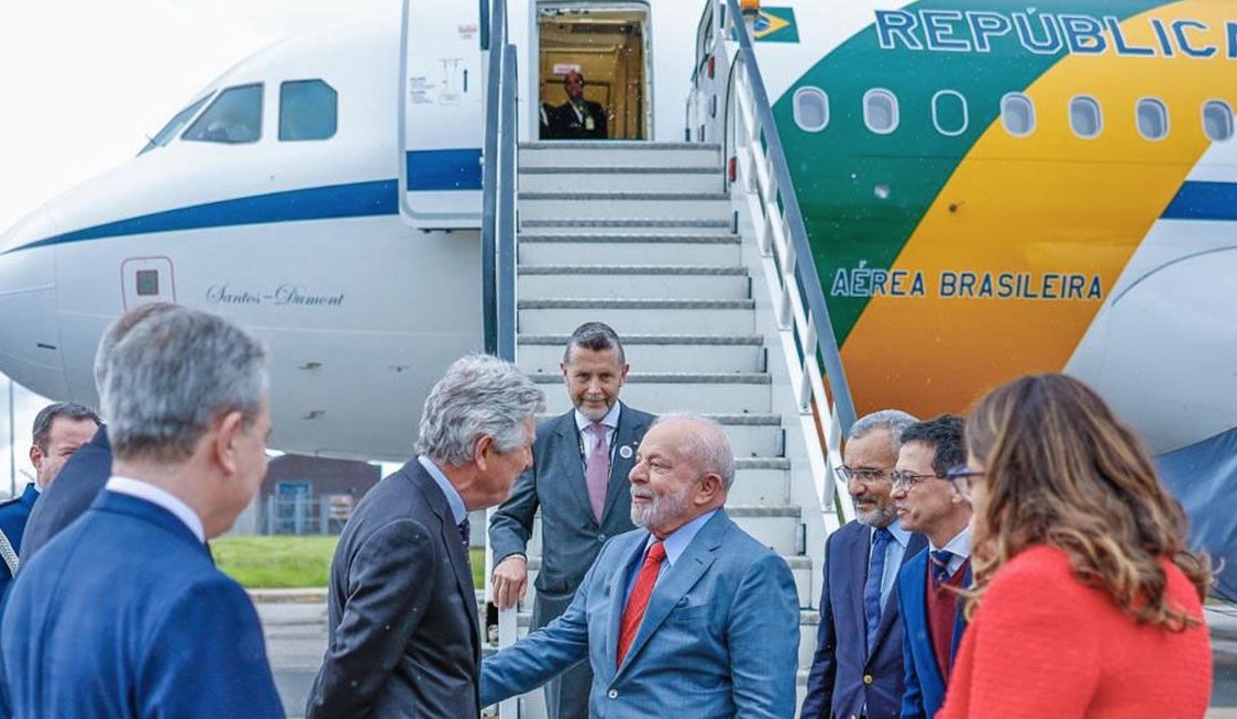 Lula já está em Londres para coroação do Rei Charles