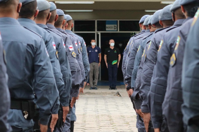 Justiça manda governo promover PMs no Amazonas