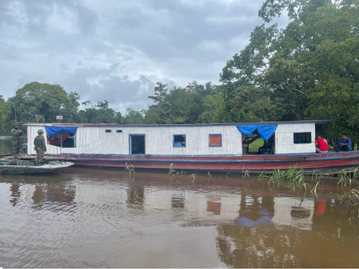 Operação Ágata apreende barco com drogas, ouro e munições