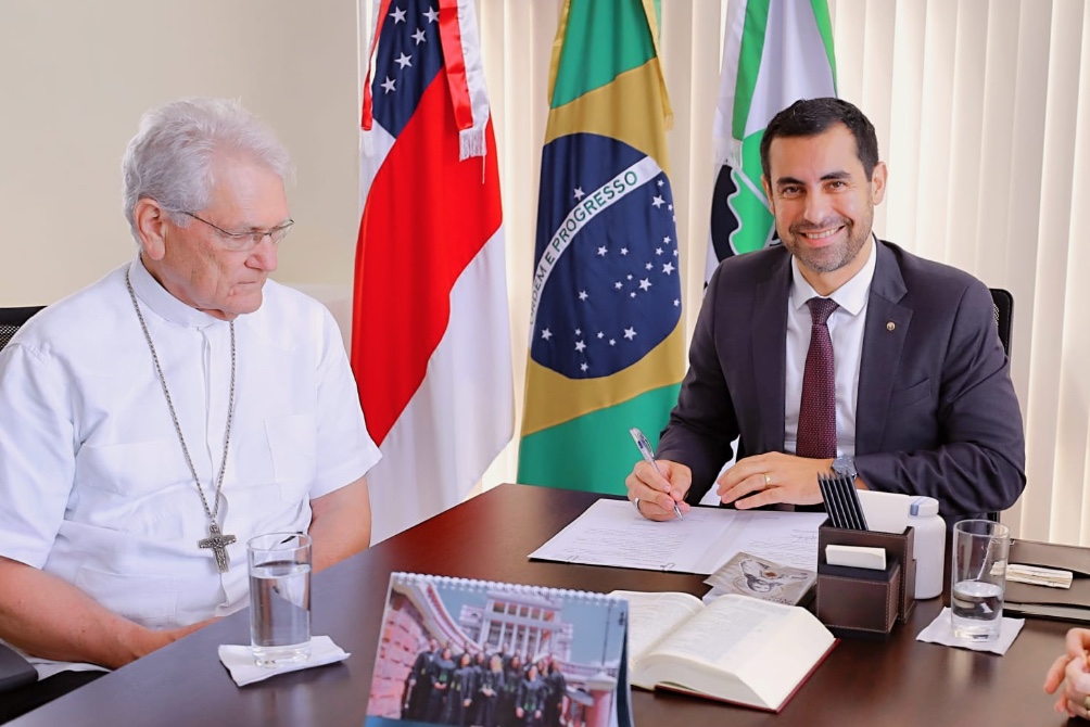 Defensoria e Cáritas firmam acordo para ajudar vítimas de violência sexual em Manaus