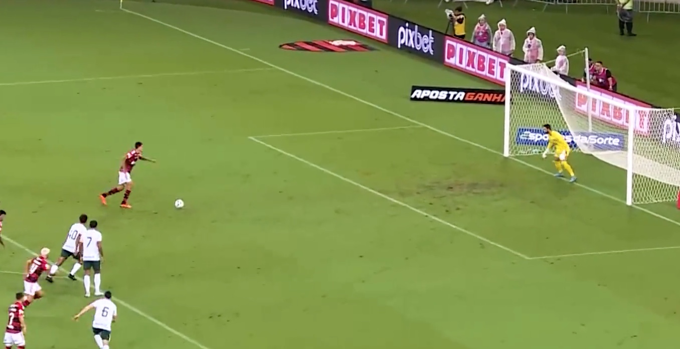 Flamengo vence Goiás por 2 a 0 no Maracanã