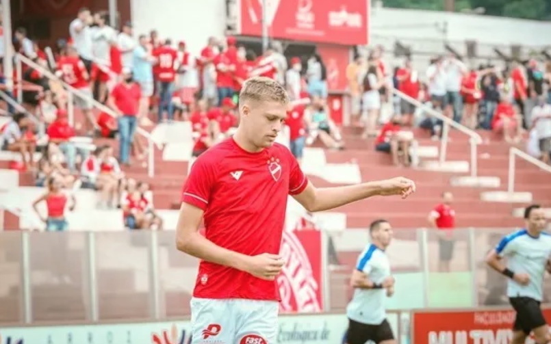 Vila Nova empresta meia João Lucas para o Manaus FC