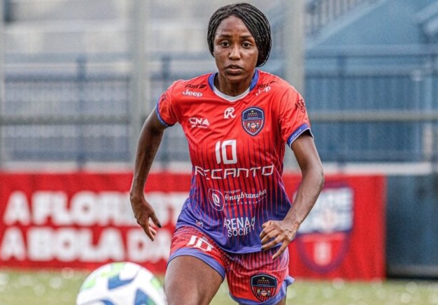 Artilheira do Recanto, Mily aponta caminho para a classificação