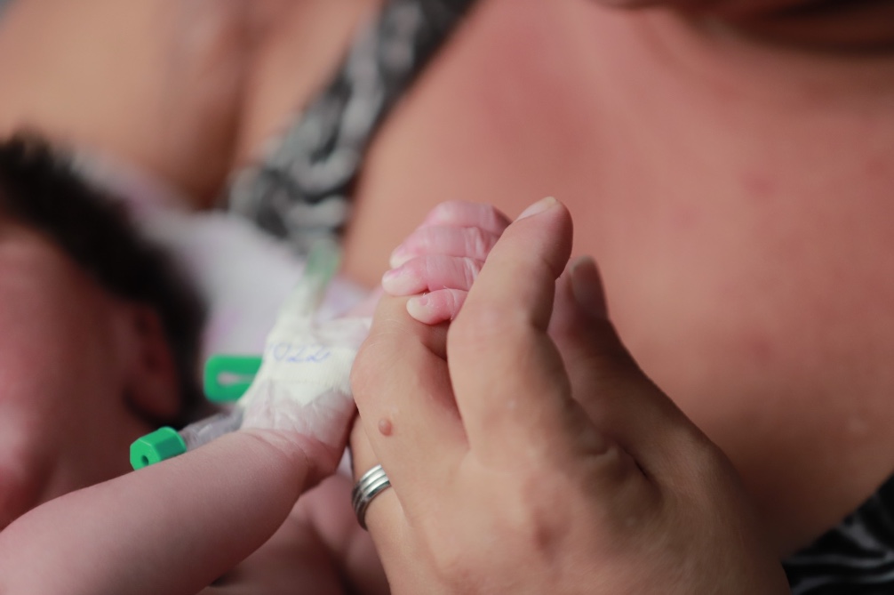 Com lesões na vagina, grávida denuncia técnico de enfermagem por violência obstétrica no Amazonas