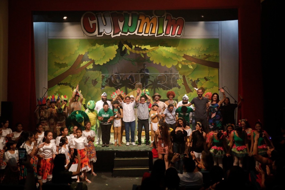 Musical 'Curumim, O Último Herói da Amazônia' encanta público em Manaus
