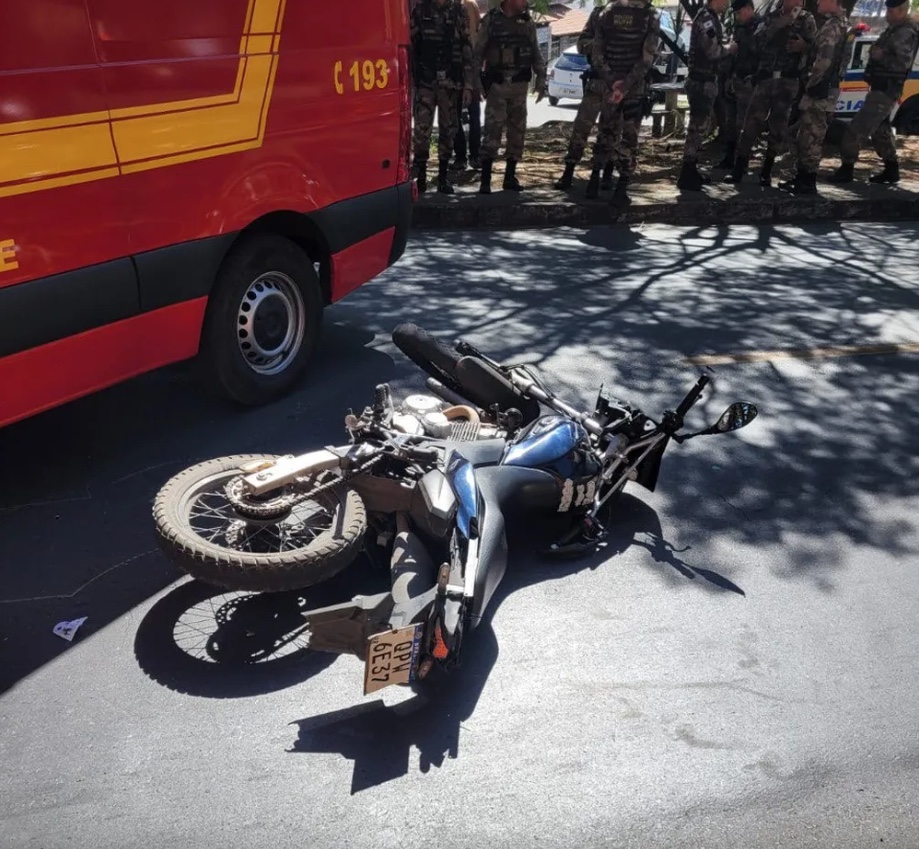 Motociclista atropela PM ao tentar fugir de blitz