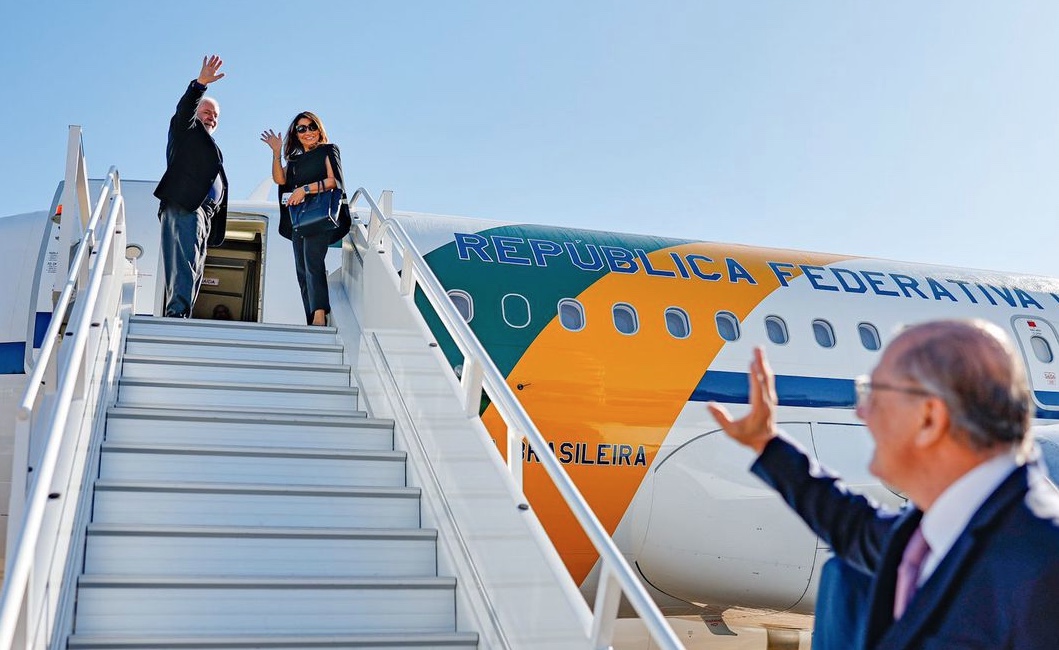 Lula embarca para a Cúpula do G7, no Japão