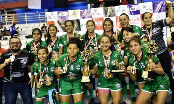 Estrela do Norte embarca para Taça Brasil de futsal feminino, no Paraná