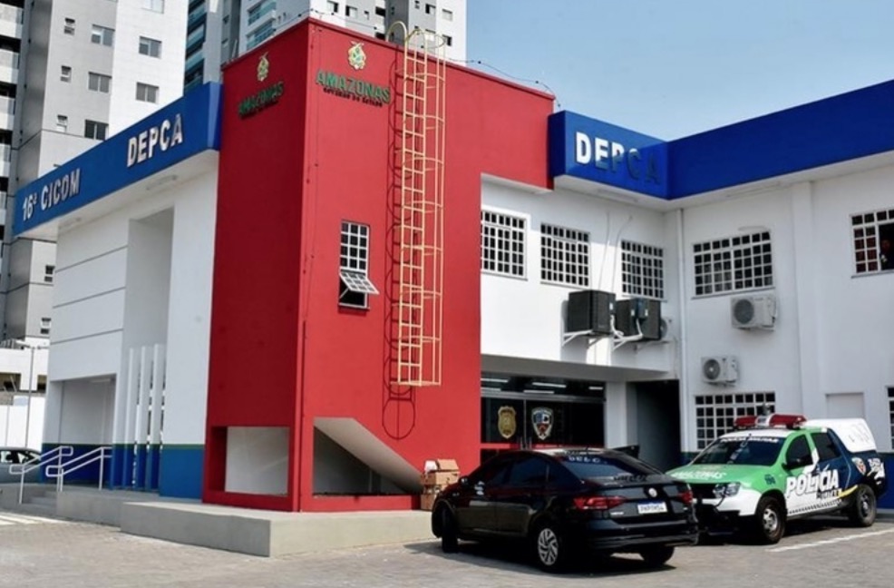 Mãe é presa por explorar sexualmente filha de 15 anos em Manaus 