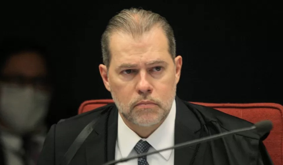 Ministro Dias Toffoli é internado na UTI com Covid