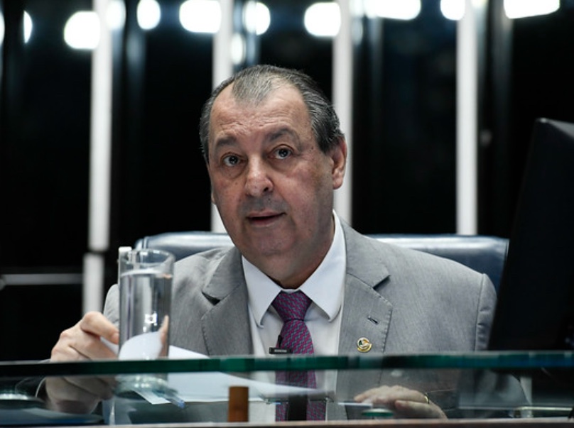 Omar Aziz é indicado para compor CPMI do 8 de janeiro