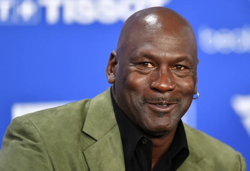 Michael Jordan compra carro raro de R$ 17,4 milhões