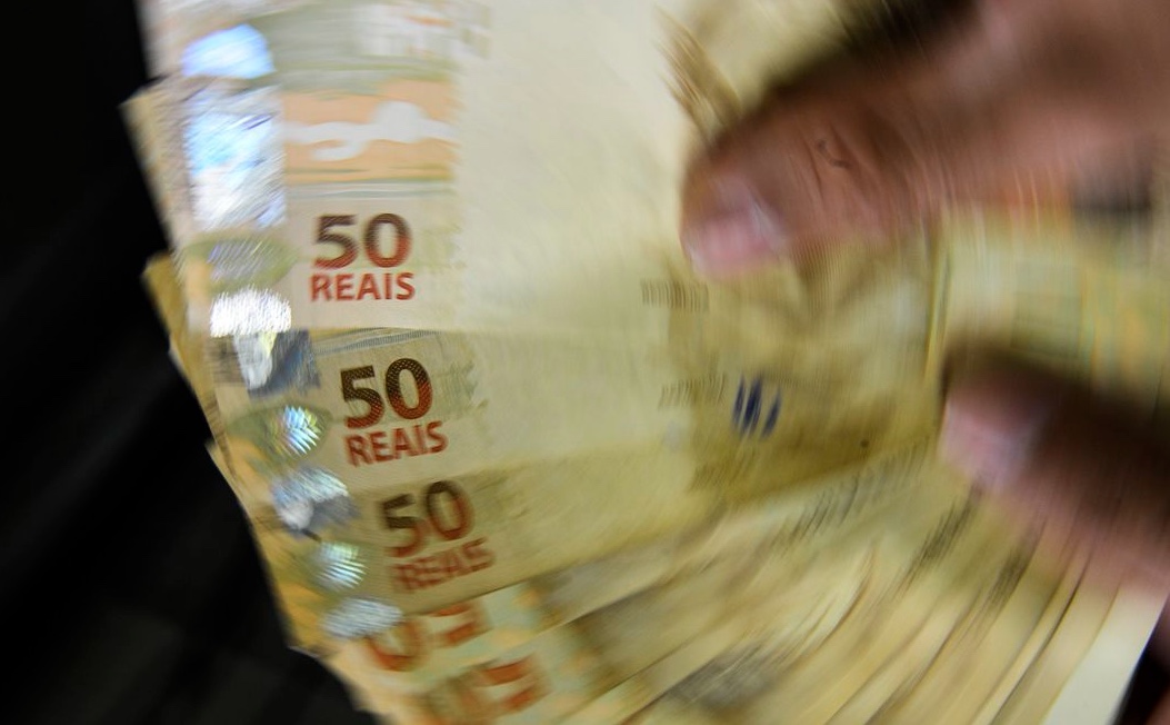 Com aumento de despesas, governo vai bloquear R$ 1,7 bilhão