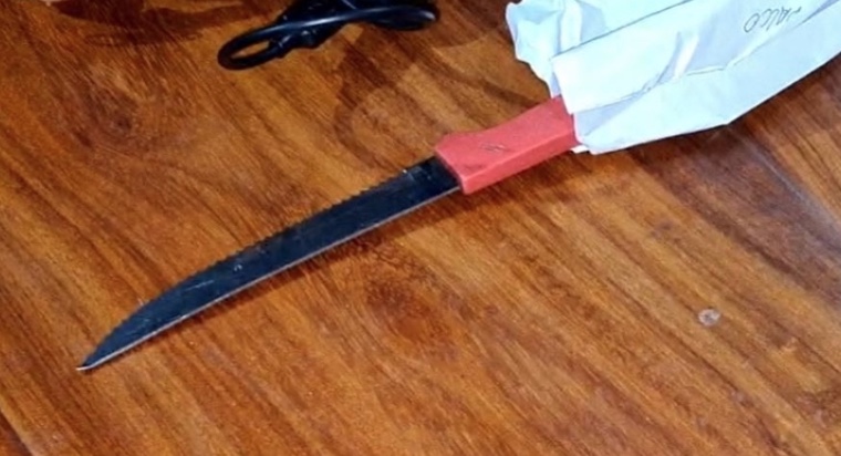 Homem é preso após dar facada na barriga de amigo que agarrou sua esposa