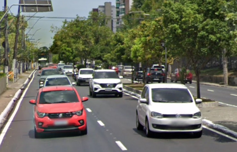 Governo anuncia corte de impostos para reduzir preço de carros