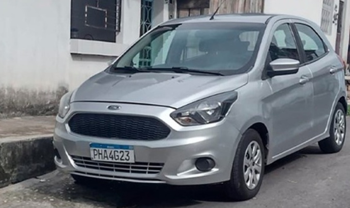 Criminosos rendem funcionários e roubam carro do CT do Manaus