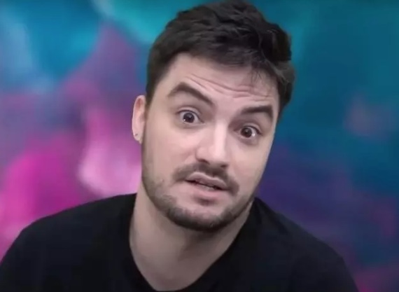 Felipe Neto é condenado a indenizar mulher por expor mensagem privada 