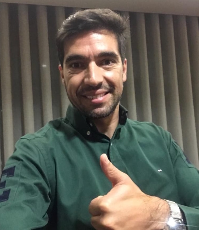 Abel deixa coletiva do Palmeiras após pergunta sobre interesse do PSG