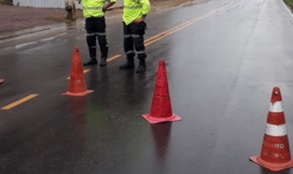 Ruas são interditadas para implantação de rede de água e esgoto em Manaus