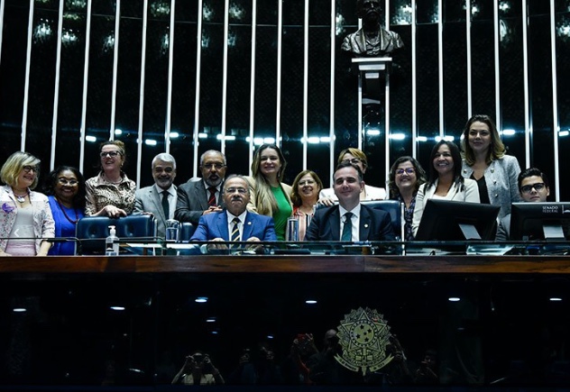 Projeto de igualdade salarial entre mulheres e homens vai à sanção de Lula