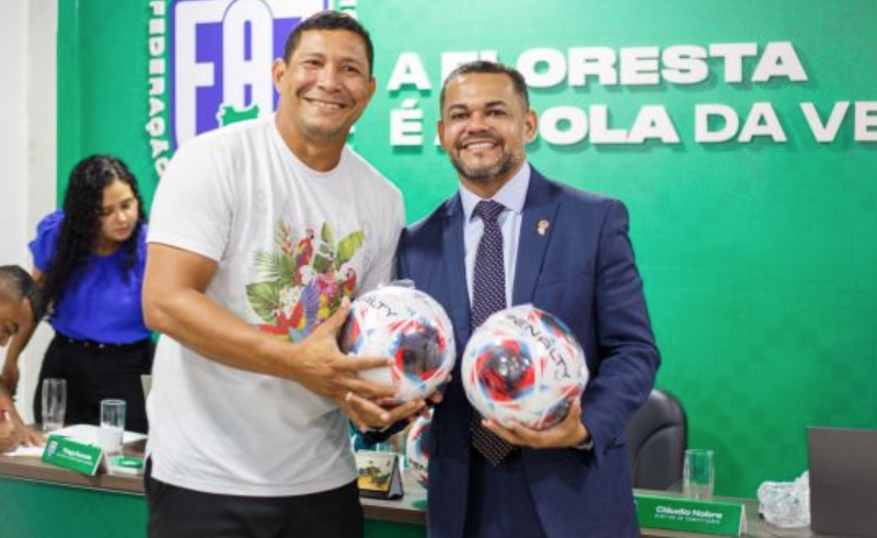 Base: FAF entrega bolas oficiais para clubes do Amazonas