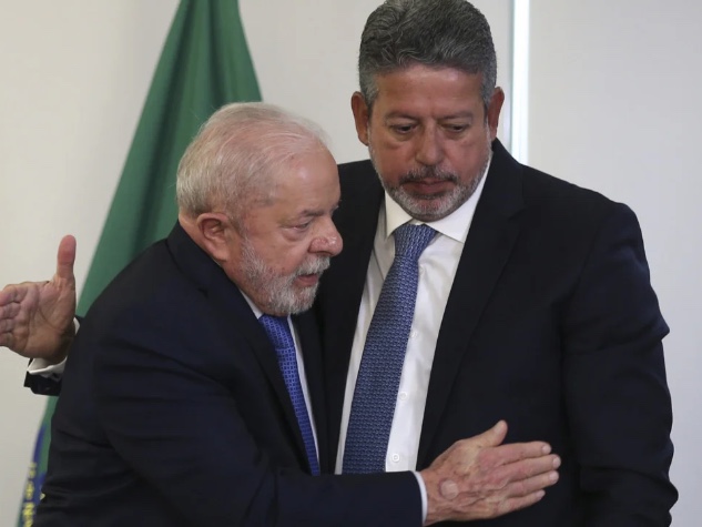 Lula recebe Lira no Alvorada após operação da PF e crise na articulação política