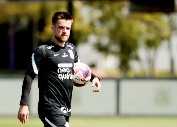Ramiro move mais um processo contra o Corinthians e cobra R$ 4,7 milhões
