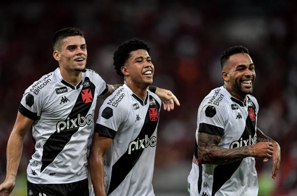 Vasco comunica saída de patrocinador e marca já está fora da camisa do time