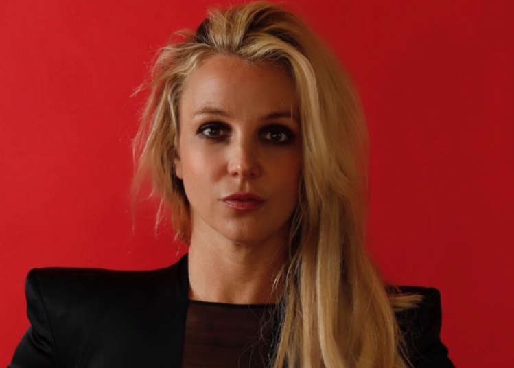 Britney Spears anuncia fim da carreira