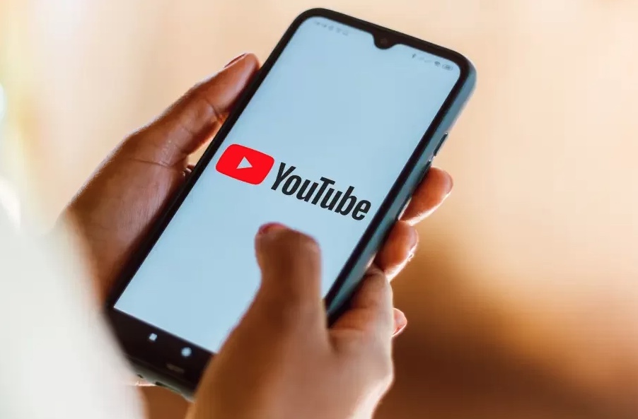 Youtuber é condenada por postar foto de motorista em rede social