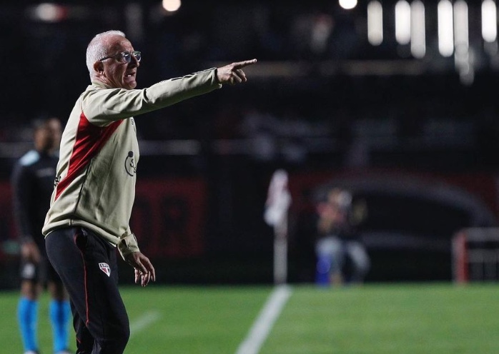 Dorival teme sondagens da Europa e faz apelo à diretoria do São Paulo