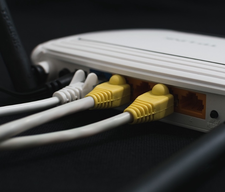 Pai tenta matar filho a tiros após briga por causa de roteador de internet