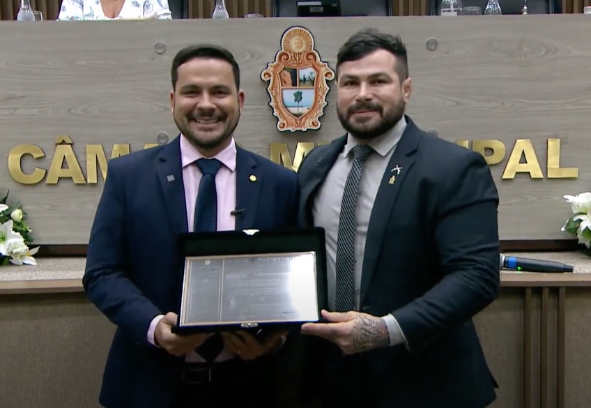 Deputado Alberto Neto recebe título de cidadão de Manaus na CMM